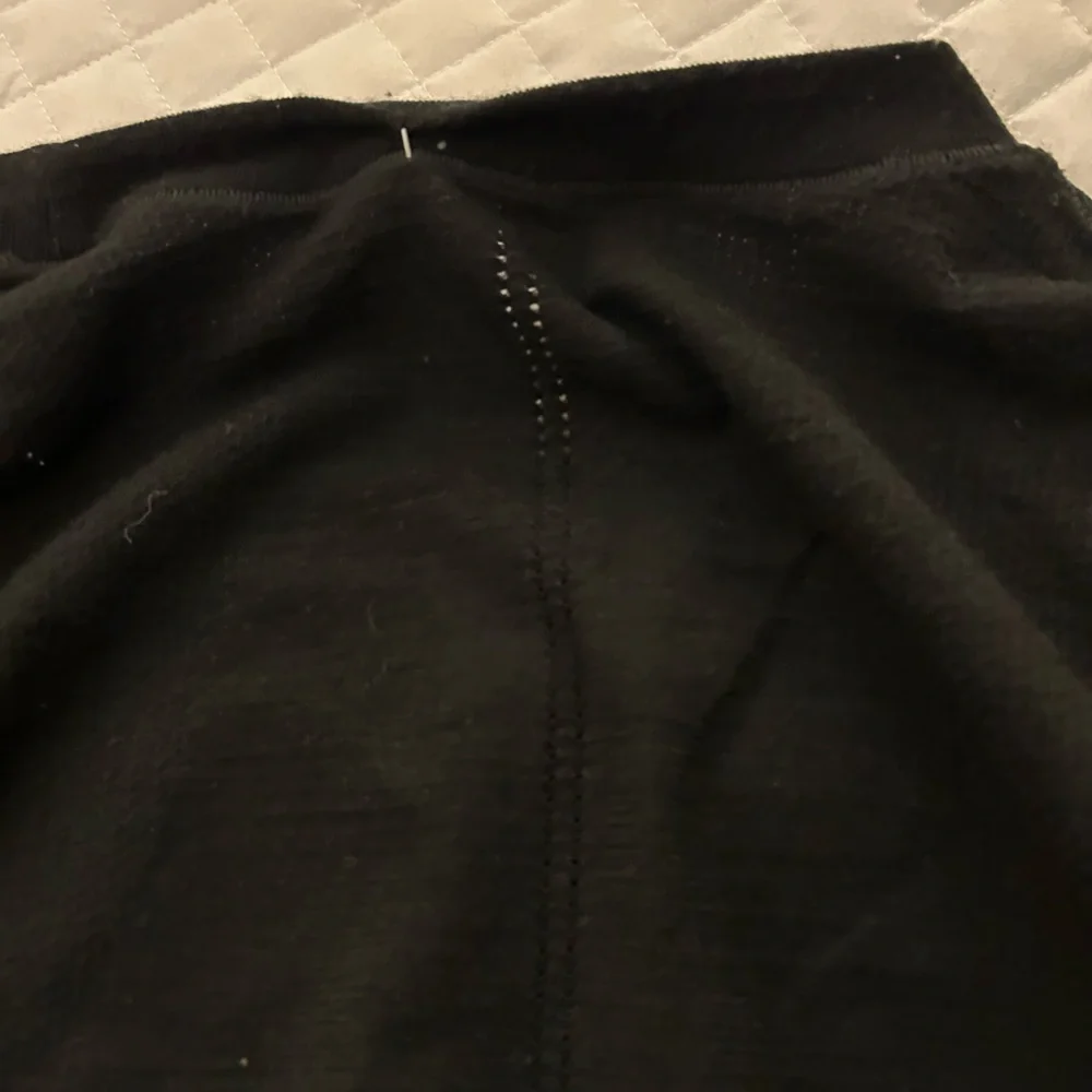 UK50 Cute little black top long sleeves. Brand unknown. NWOT - Picture 4 of 4